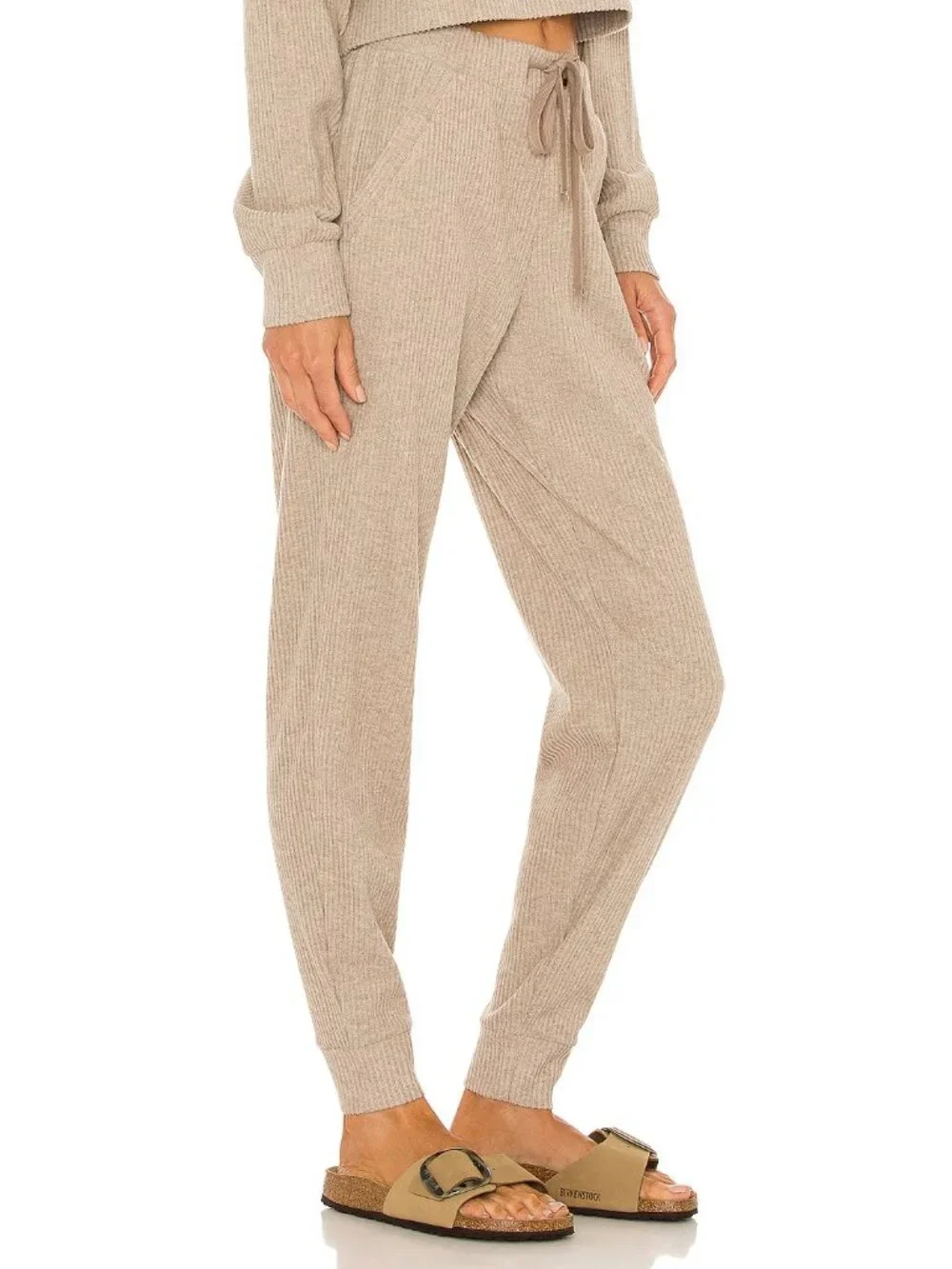 NWT Alo Yoga Muse Sweatpant in Heather Gravel Ribbed Tapered Jogger Pants XXS